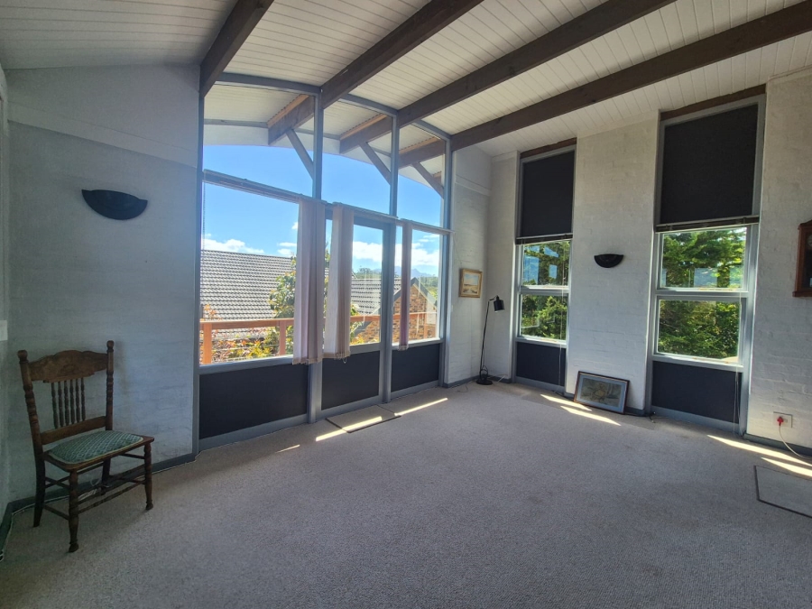 5 Bedroom Property for Sale in Herolds Bay Western Cape